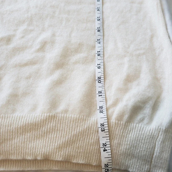 C by BLOOMINGDALE'S Ivory Cashmere V-Neck Sweater Sz S crafting see defects - Picture 6 of 7